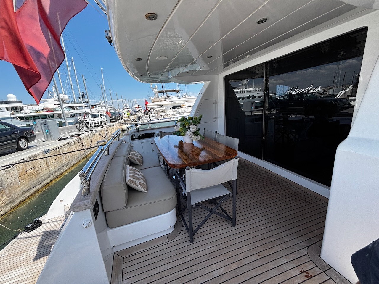 Al fresco dining on the aft deck of the Limitless yacht